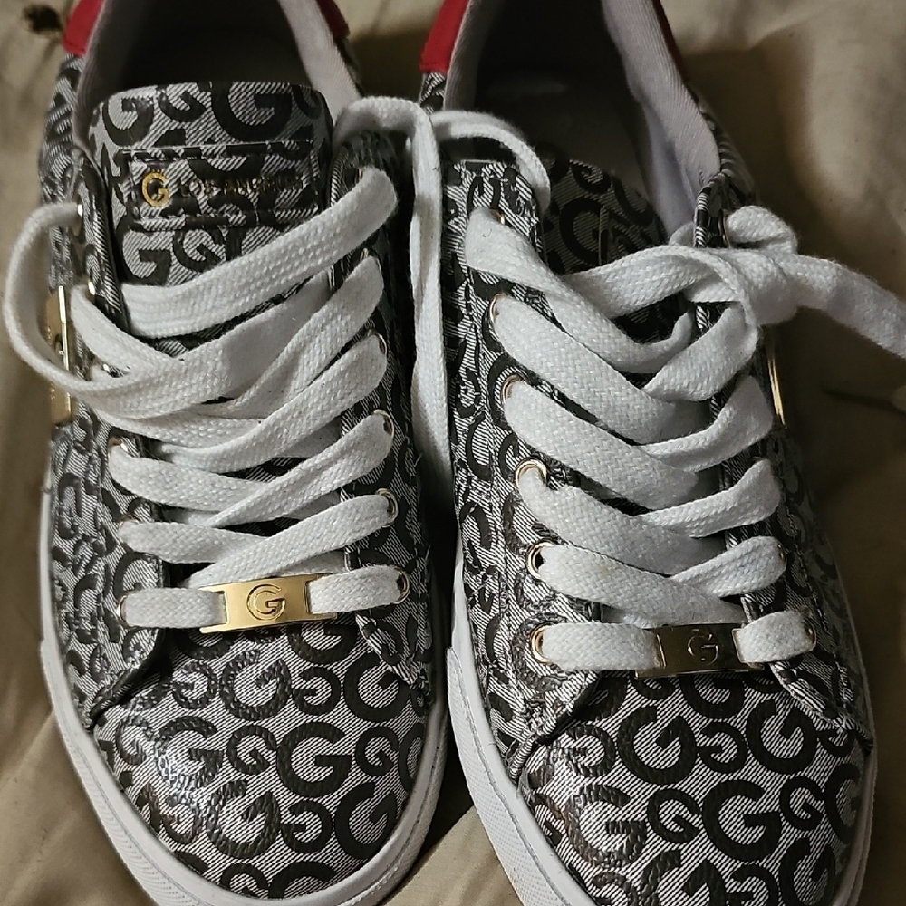 GBG Los Angeles Black and White Patterned Sneakers